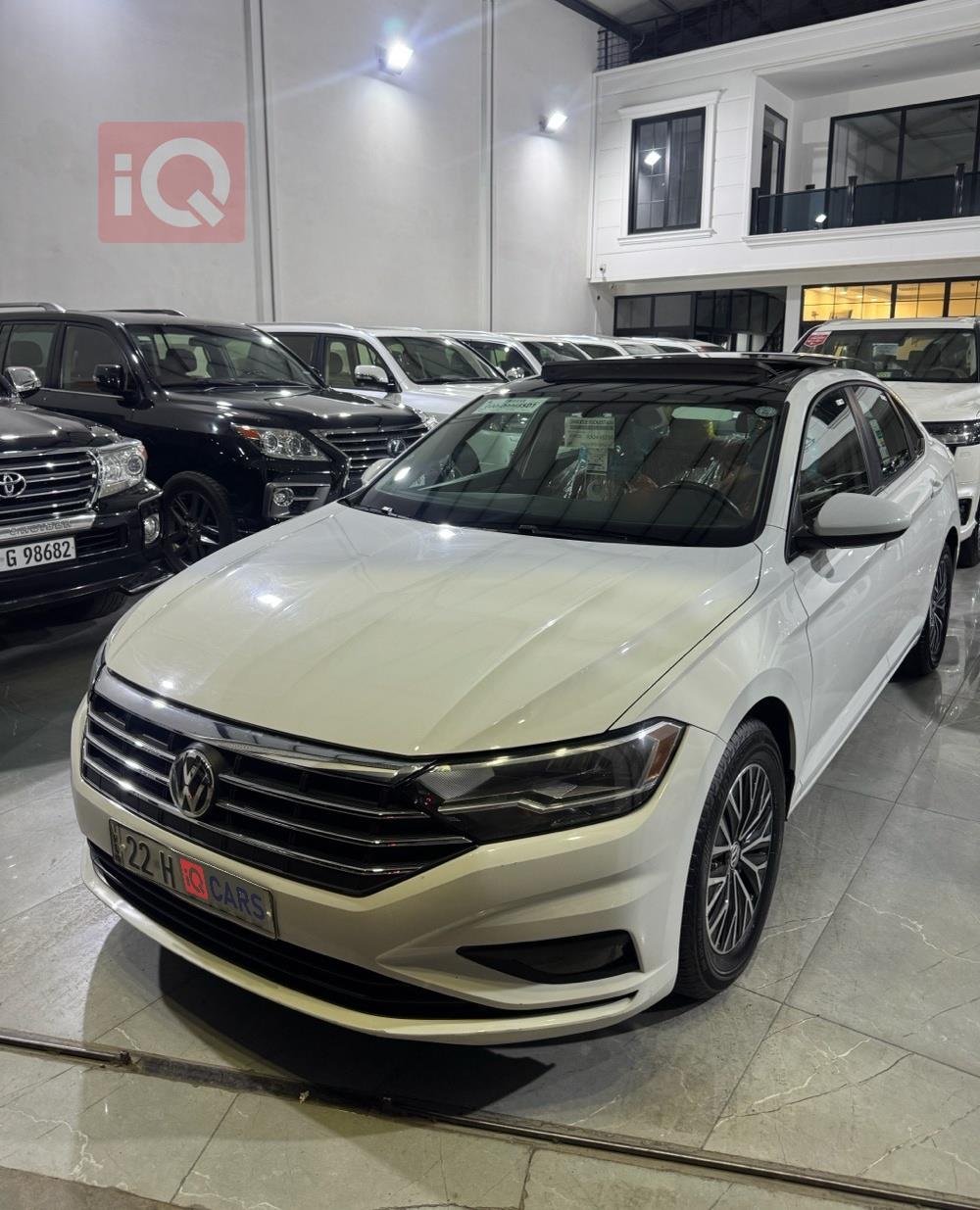 https://cdn.iqcars.io6d5de25f-6d3a-4994-bc32-9750ea44a294_0.jpg